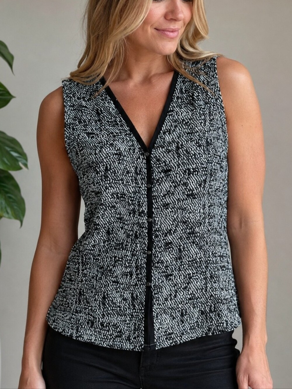 A.L.C. V Neck Silk Snap Button Down Patterned Sleeveless Blouse